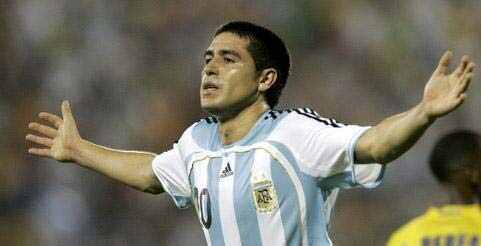 盤點阿根廷足球歷史十大巨星排行榜: 三人效力巴薩, 第一名是傳奇